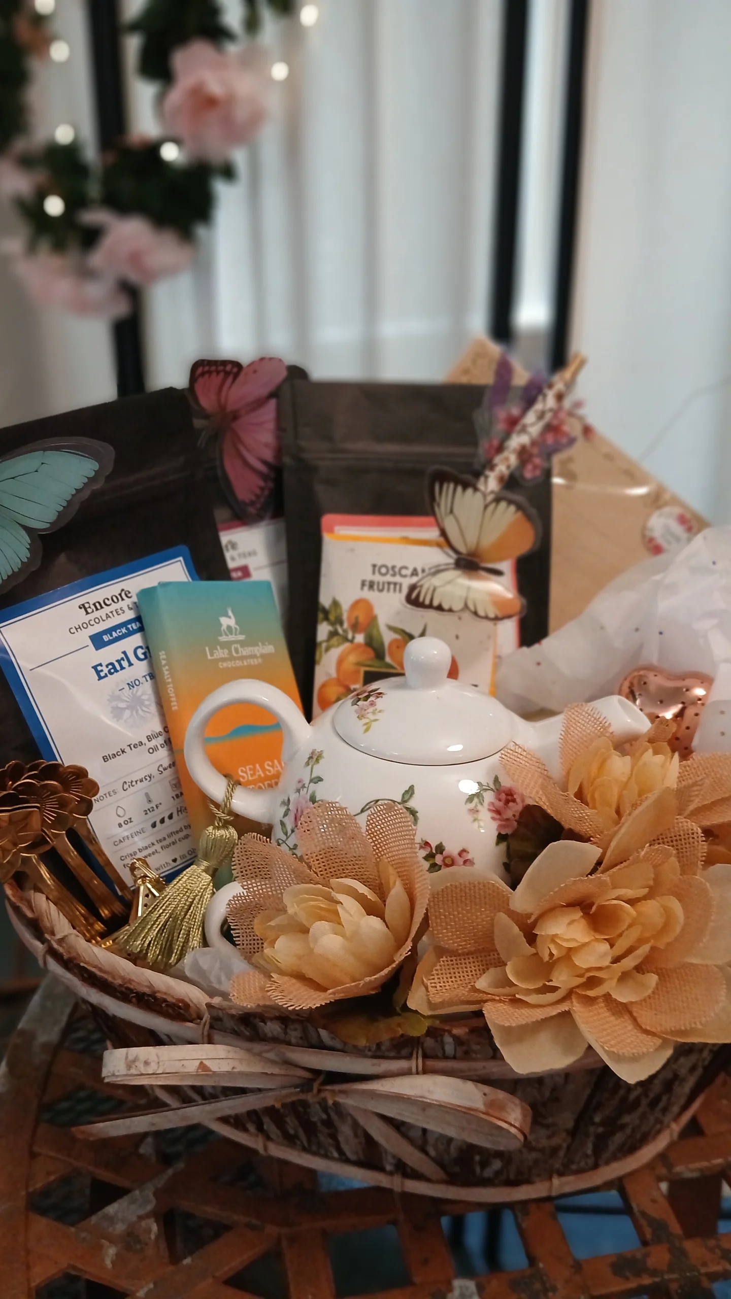 Tea party raffle display